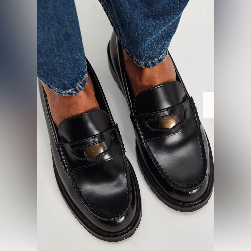 FREE PEOPLE LIV LOAFERS  NEW WITH BOX!!